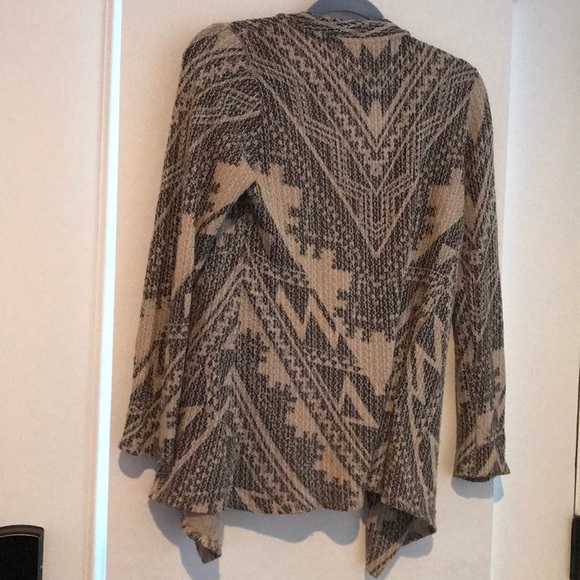 Blu Pepper sweater, medium.  Tub 5 - Picture 2 of 4